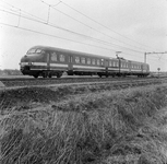 151899 Afbeelding van het electrische treinstel nr. 401 (mat. 1964, plan V) van de N.S. tijdens de afleveringsproefrit ...